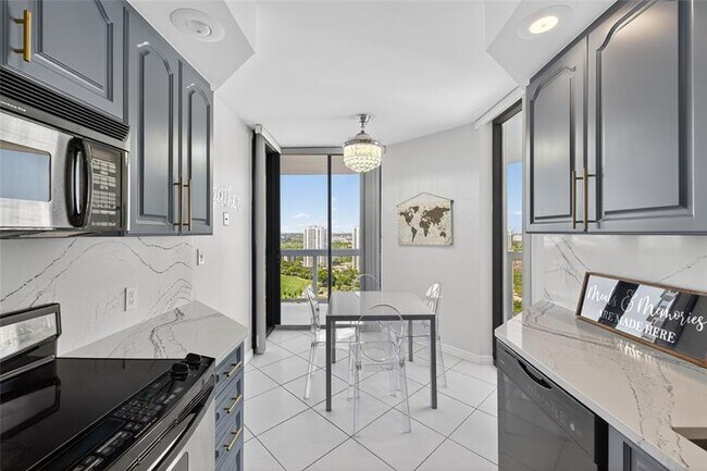 Building Photo - 20185 E Country Club Dr