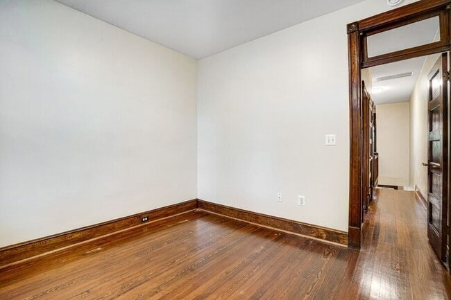Building Photo - 1108 Lamont St NW