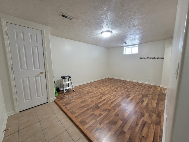 Building Photo - 2806 Janan Dr