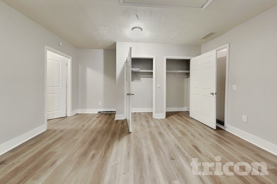 Building Photo - 270 Rosewood Dr