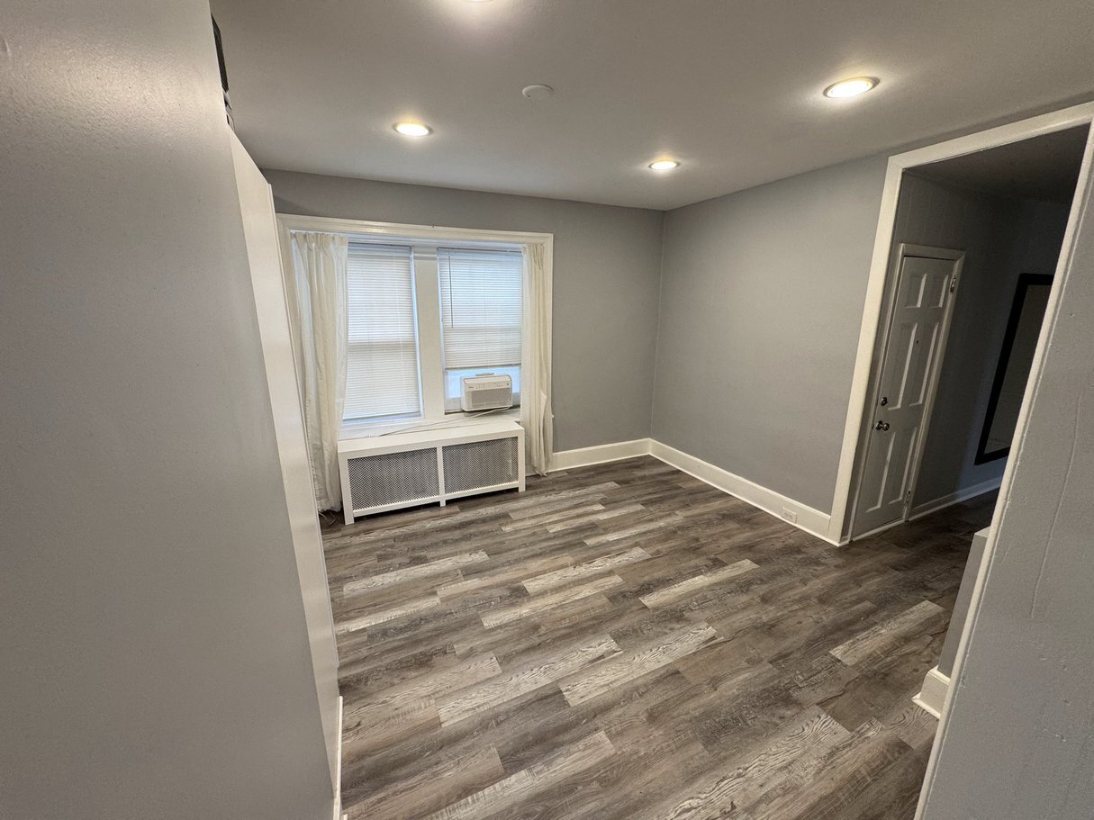 Dining Room - 130 E Wayne Ave