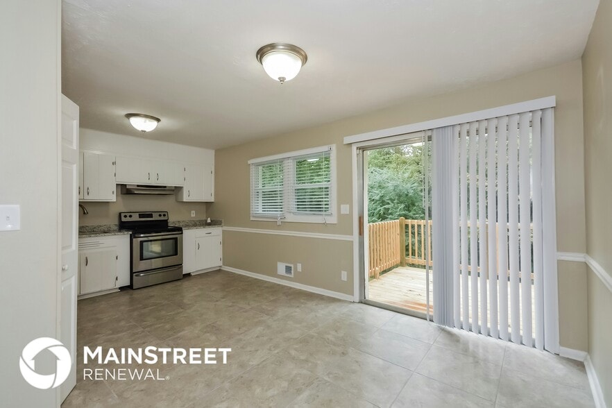 Building Photo - 464 Pinecrest Dr