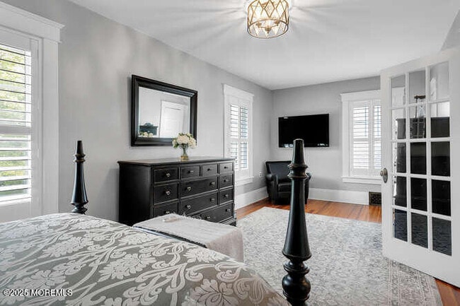 Building Photo - 137 E Bergen Pl