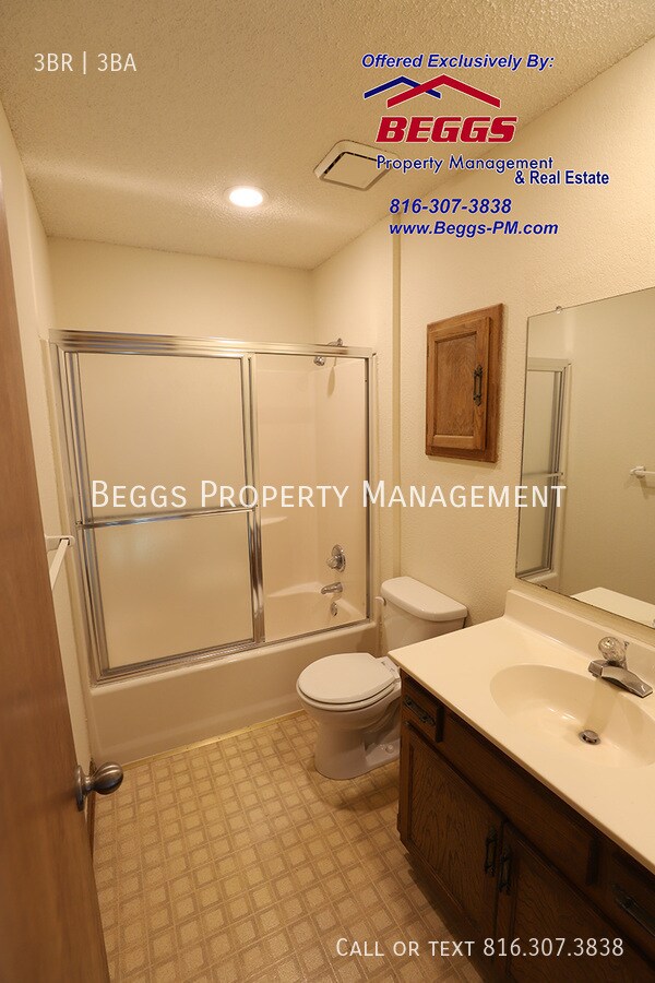 Building Photo - 317 Dains St