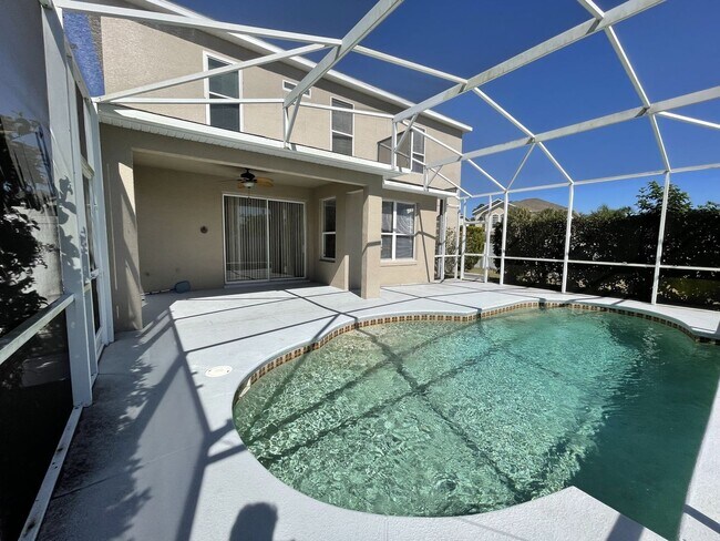 Building Photo - Amazing Large 4/2 Pool Home in Orlando
