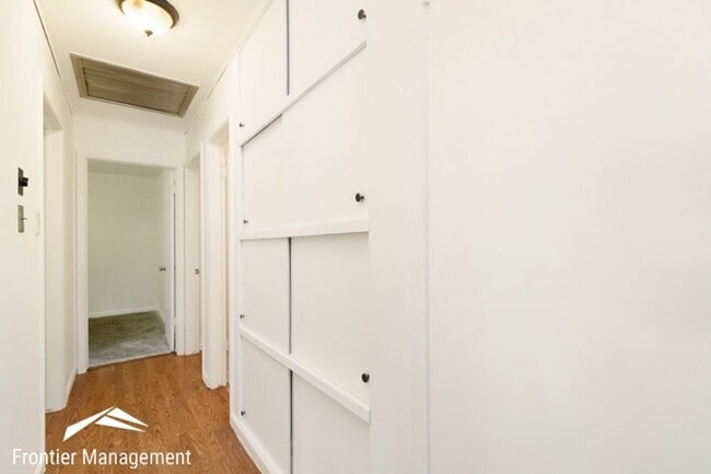Building Photo - 1733 Vaughn Dr
