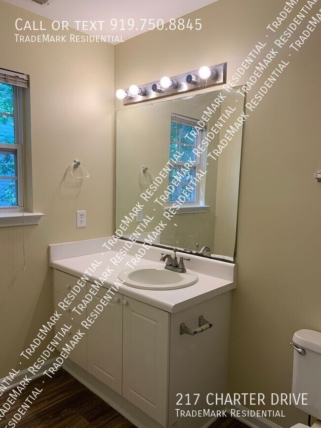 Building Photo - 217 Charter Dr