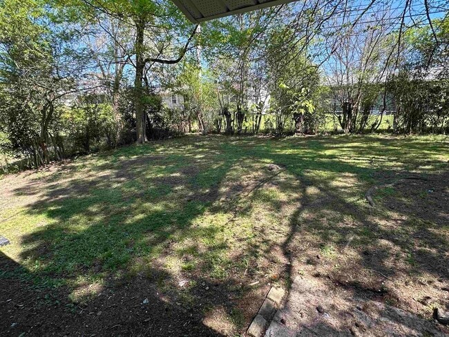 Building Photo - 8a Hiland Pl