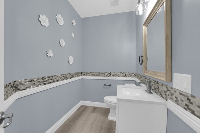 Building Photo - 4319 N Thunder Twice St