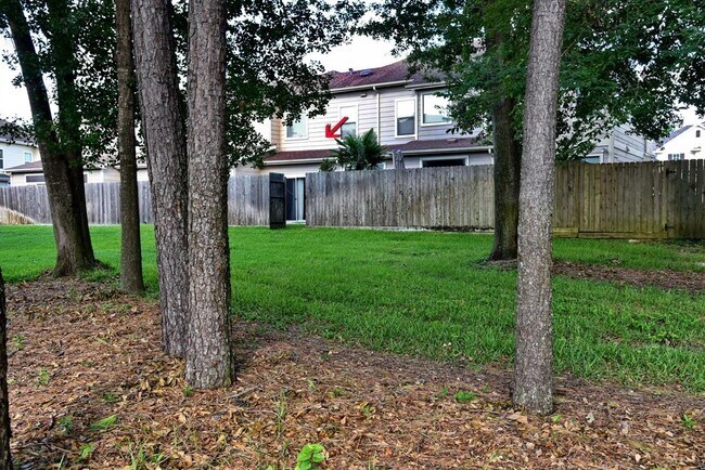 Building Photo - 16016 Summerville Lake Dr