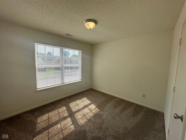 Building Photo - 8125 Maple Stream Ln