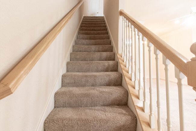 Building Photo - Withers Place Townhome!!