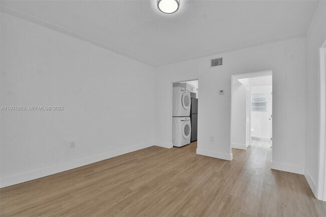 Building Photo - 1900 Calais Dr