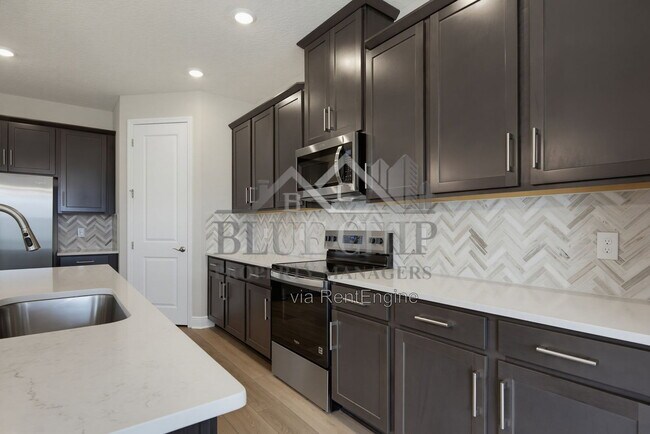 Building Photo - 1000 British Cir
