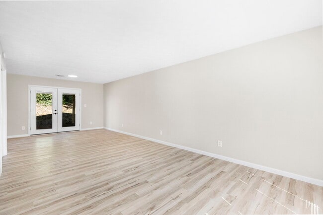 Building Photo - 1060 Okrina Dr