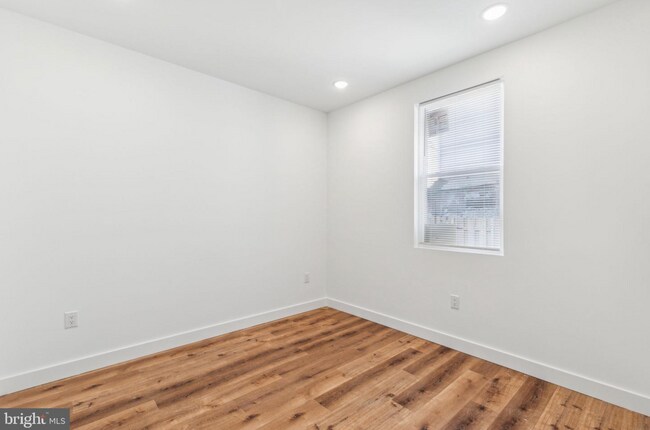 Building Photo - 415 W York St