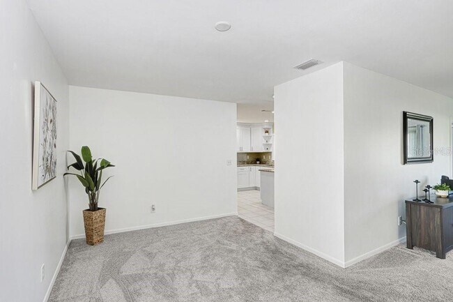 Building Photo - 2306 Lancaster Dr