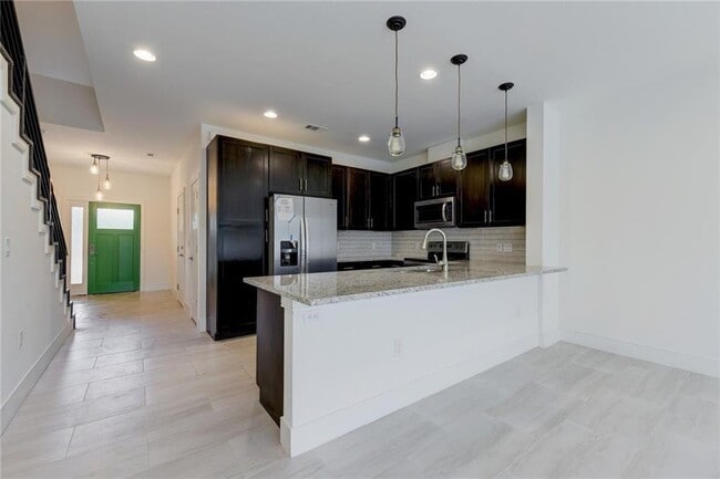 Building Photo - 402 Conservation Dr