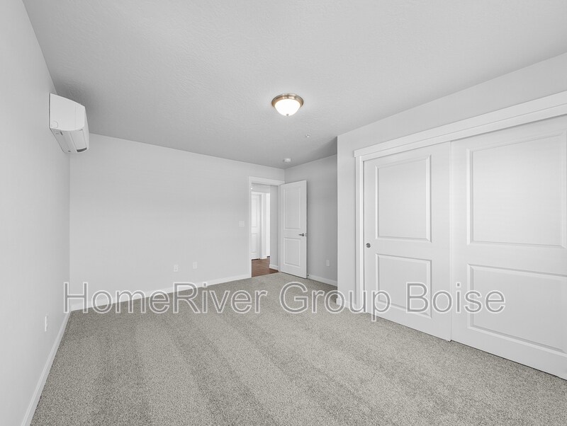 Building Photo - 857 E Travel Ln