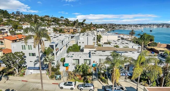 Building Photo - Exquisite Ocean View 2 Bed Townhome: Luxur...