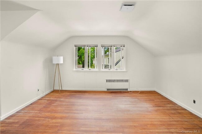 Building Photo - 6 Wildway