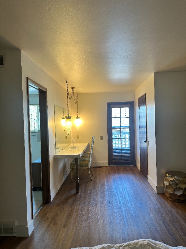 Building Photo - 661 S Fulton St