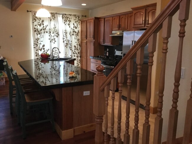 Building Photo - 61386 Merriewood Ct