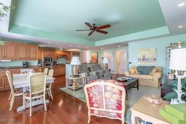 Building Photo - 300 3rd Ave S