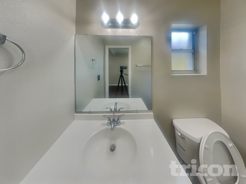 Building Photo - 7002 Ponderosa Dr