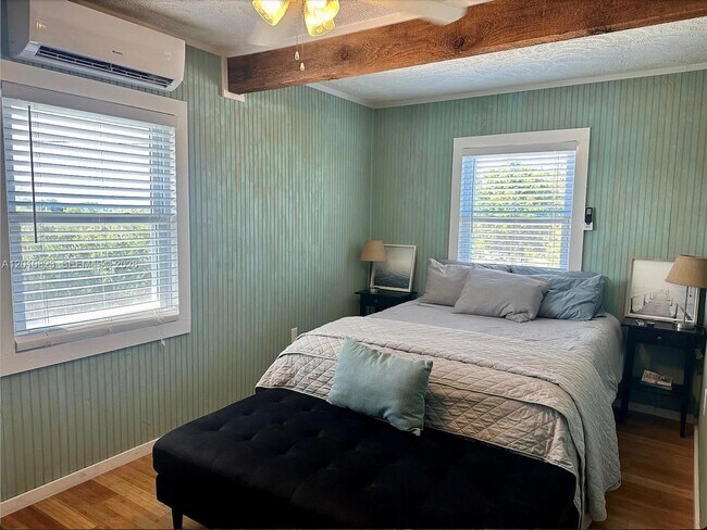 Building Photo - 813 Hawksbill Ln