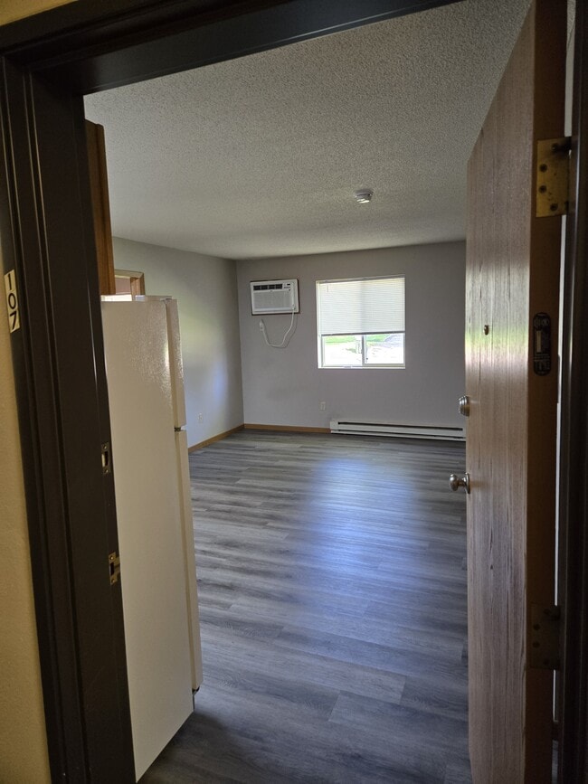 Building Photo - 8th & 8th Apartments