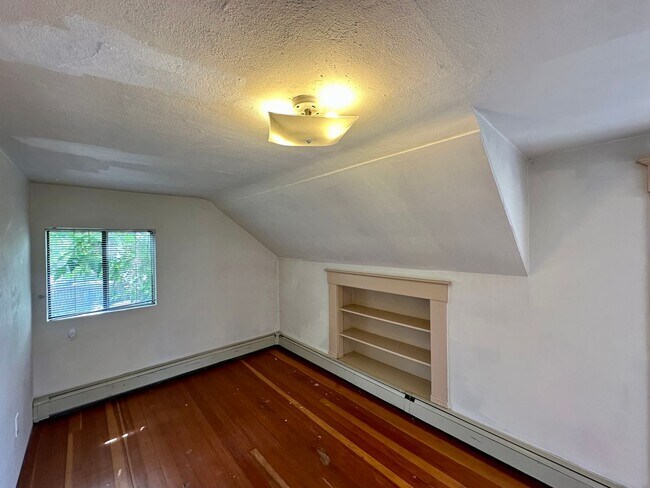 Building Photo - 310 Pine St