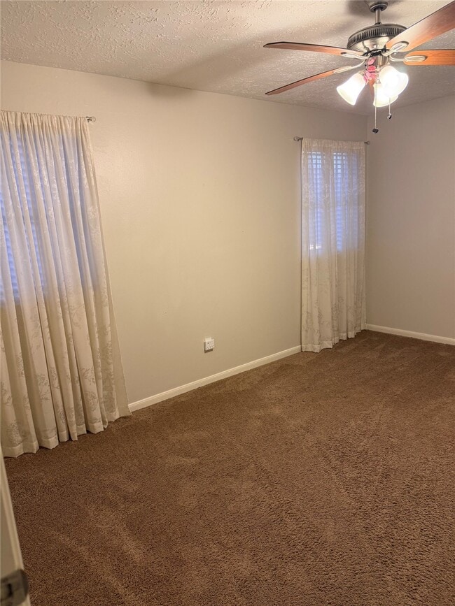 Building Photo - 20307 Pittsford Dr