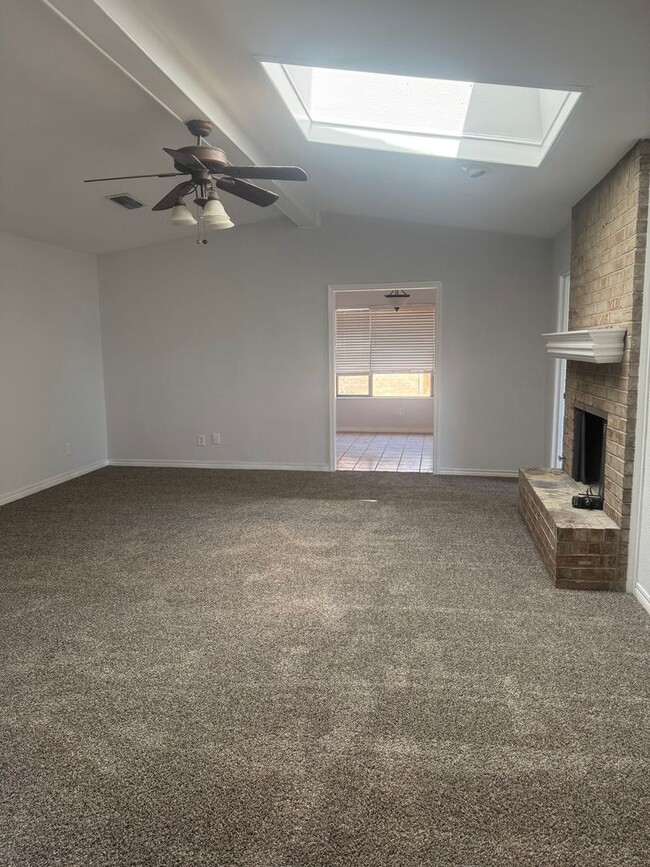 Building Photo - Puckett West 3/2/2  1/2 OFF FIRST MONTHS RENT