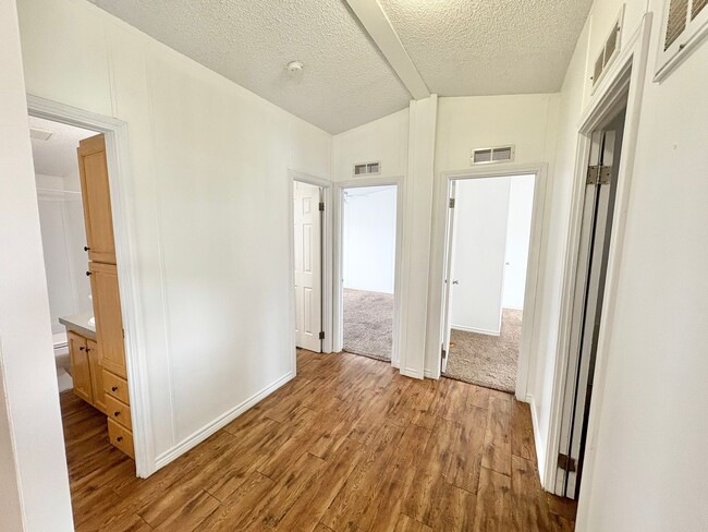 Building Photo - *AVAILABLE NOW* An absolute must see!  5 bedrooms, 3 baths in Burnet, TX.