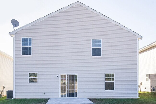 Building Photo - 1742 Eastway Dr