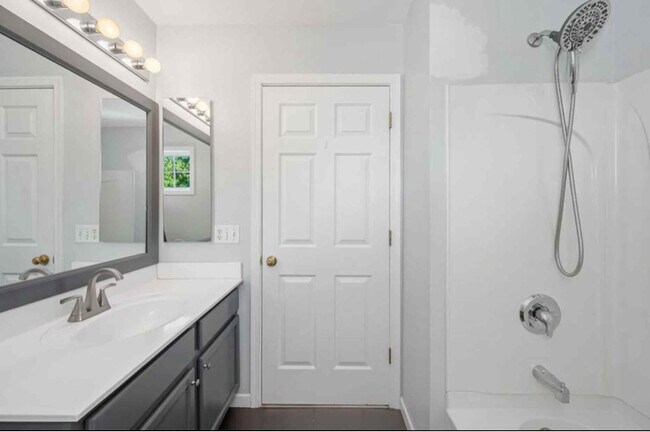 Building Photo - 8174 Colyn Ct