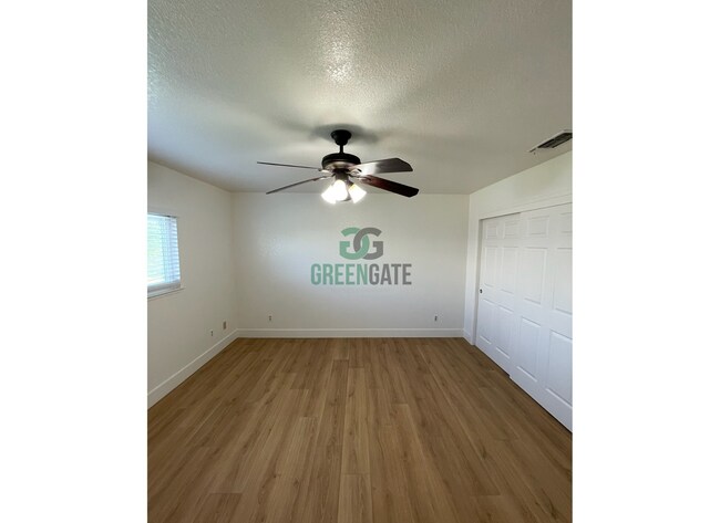 Building Photo - NOW AVAILABLE! Beautiful 3 Bedroom, 2 Bathroom Home Located in Ripon, CA