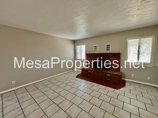 Building Photo - 19158 Live Oak St