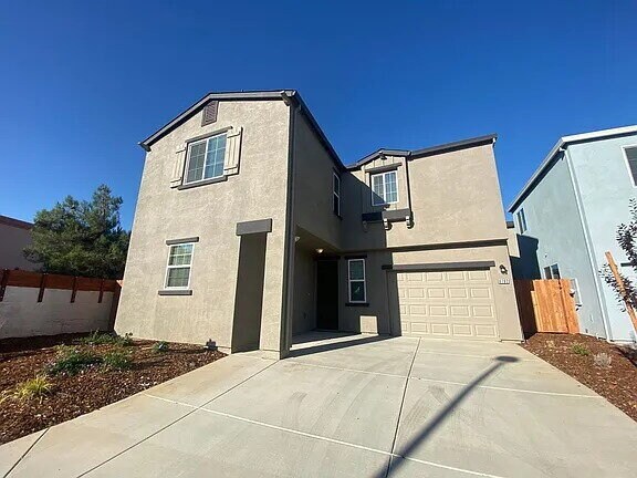 Building Photo - Newer 4bedroom/2.5 bathroom 1546sqft energy efficient home built in 2022 in private gated Winding...