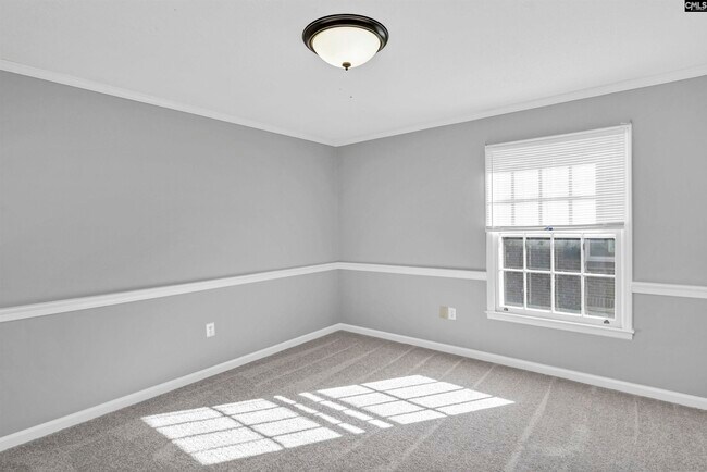 Building Photo - 5516 Lakeshore Dr