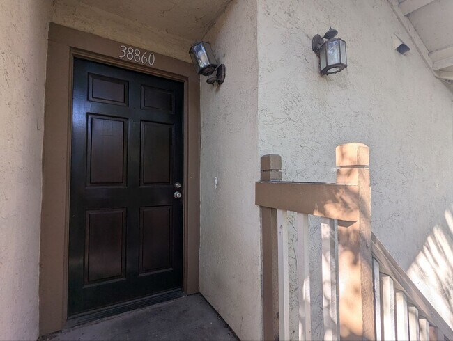 Building Photo - 38860 Cherry Glen Common