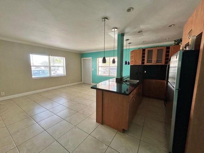 Building Photo - 2600 S Ocean Dr