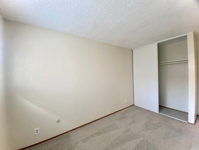 Building Photo - 33935 13th St