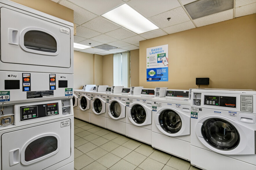 Laundry Room - 2870 Pharr Court South NW