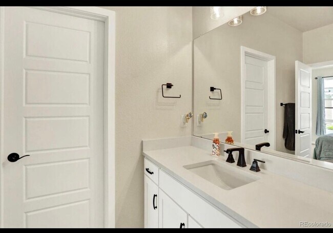 Building Photo - Charming 3BR House in Arvada