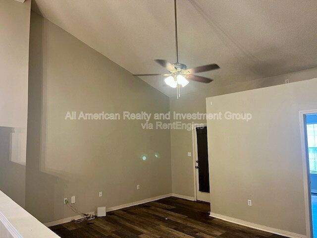 Building Photo - 504 Easy St