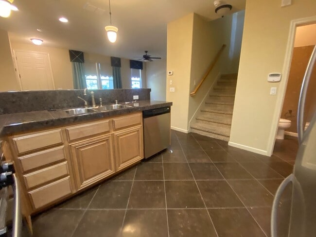 Building Photo - Spacious 2BD Condo with Loft & 2-Car Garage Near Intel and Willow Hill Park