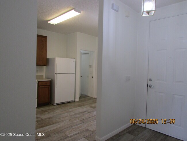 Building Photo - 4192 Collinwood Dr