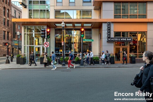 Building Photo - 665 Washington St